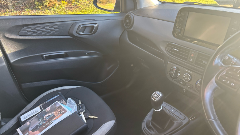 Hyundai i10 1.0 MPi SE Connect 5dr Petrol Hatchback